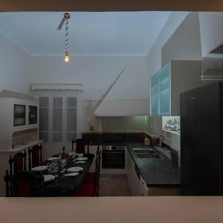 Reina House בית נופש