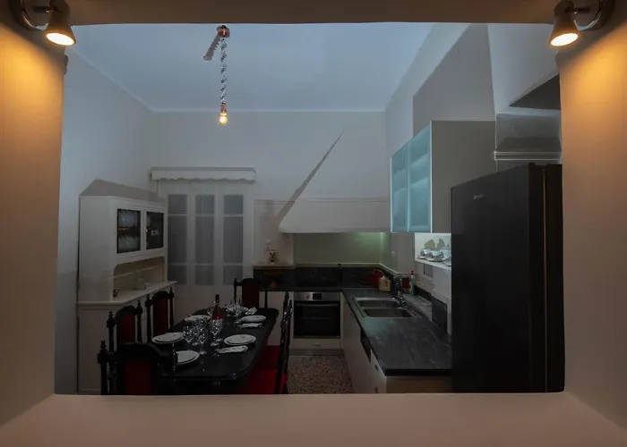 Reina House Tatil Evi