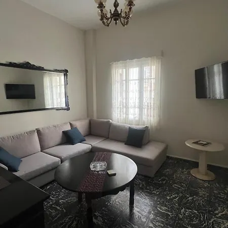 Semesterbostad Reina House *